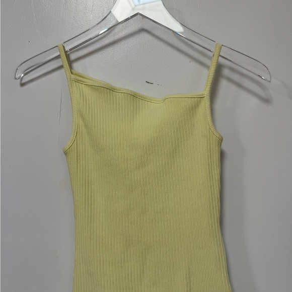 Agolde Priya Ribbed Asymmetrical Tank Top in Blonde - Picture 3 of 6